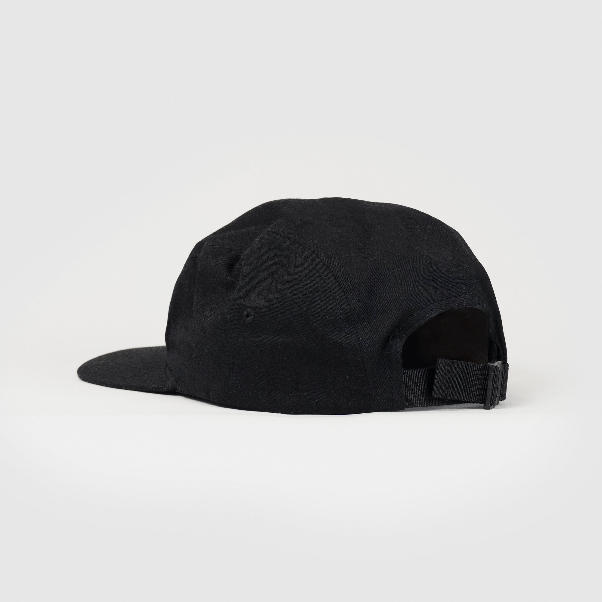 Niima 5-Panel Camper Hat in Black